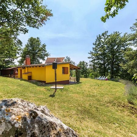 Vacation Home Latini Hum Exteriér fotografie