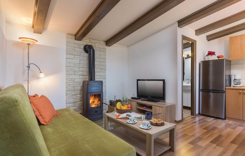 Vacation Home Latini Hum Exteriér fotografie