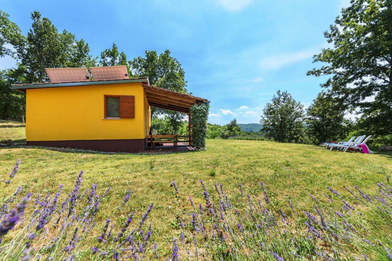 Vacation Home Latini Hum Exteriér fotografie