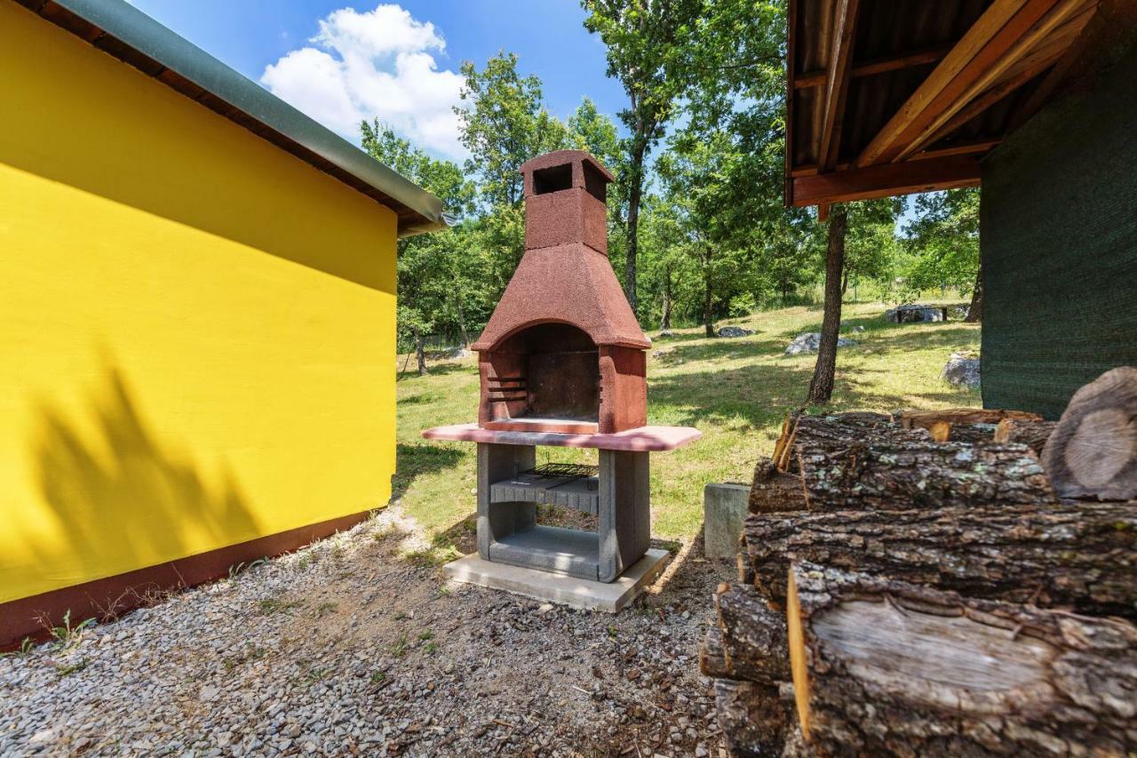 Vacation Home Latini Hum Exteriér fotografie